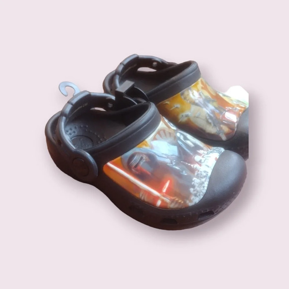 Crocs Star Wars Black & Yellow Clog - Kids Size 6/7 - Picture 10 of 14